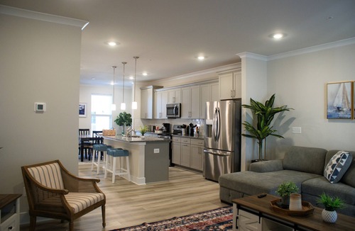 Caine Woods House | Modern Beachside luxury, Baby-Friendly, Pool, Garage, Ensuite - Sleeps 10