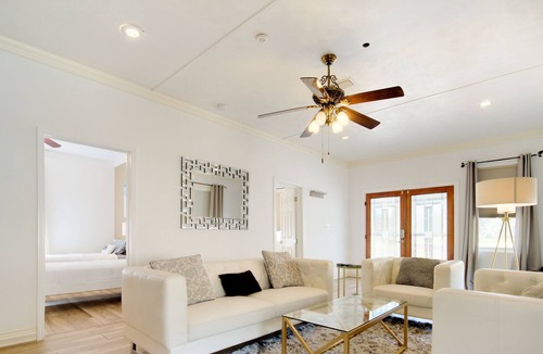 Historic Ybor House | Modern Bungalow YBOR City Mins from Downtown Tampa