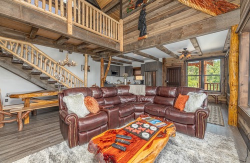 Chalet Village North Ski Chalet | Modern Cabin,Epic View:5 mi to GSMP+2 mi to Gburg+Kids' Loft