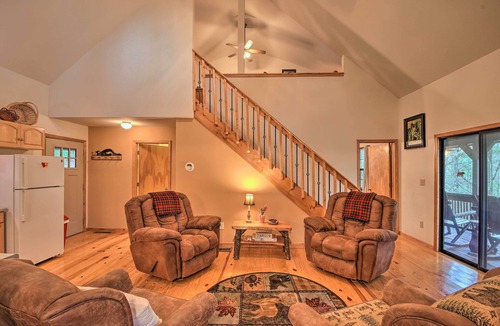 Blairsville Cottage | Modern Cabin w/Deck in the Blue Ridge Mountains!