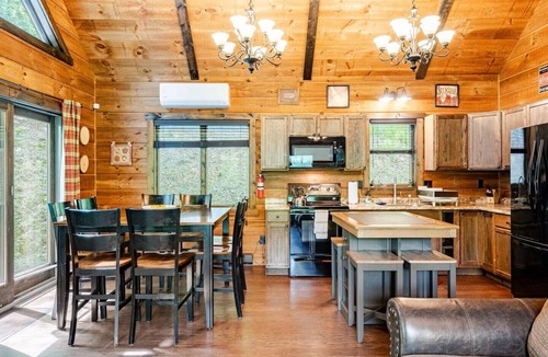 East Stroudsburg House | Modern Cabin – Waterfront & Private! near falls, golf, hiking, fishing & more!