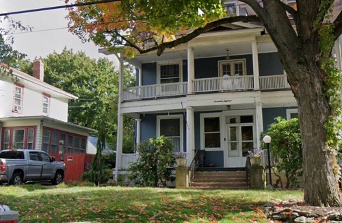 Scranton Apartment | Modern. Charming, high ceiling, spacious home. Huge Porch. Great neighborhood