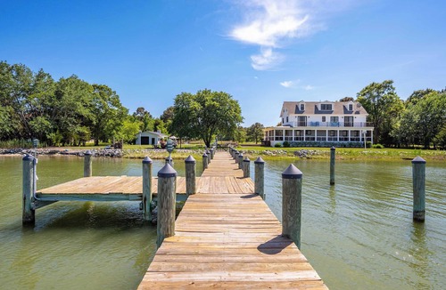 Cambridge House | Modern Chesapeake Waterfront - Heated Pool - Dock