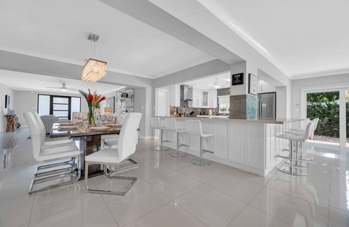 Bel Air House | Modern Coastal Style Walk To Beach Heated Pool Tranquility Ocean Mist Key Resldences
