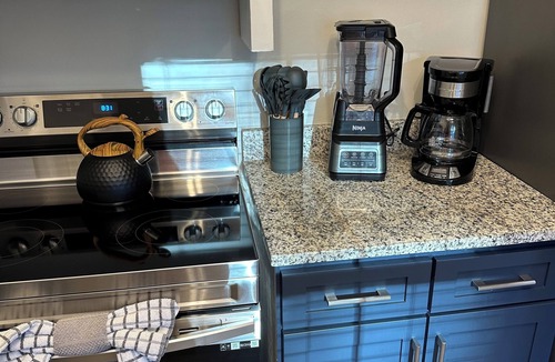 Mount Pleasant House | Modern Coastal Retreat - Walk to Dinner - Bike to Beach & Shem Creek