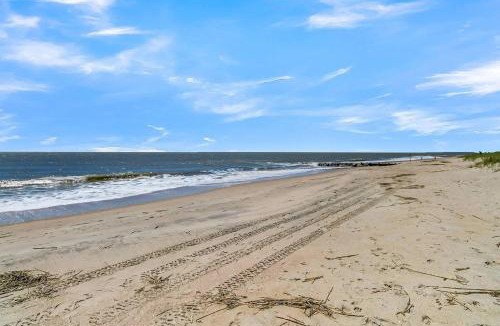 Ocean Ridge House | Modern Coastal Retreat Near the Beach and Golf - Sleeps 4