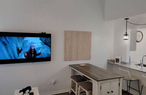 Gainesville House | 🌟 Modern Comfort Awaits in Gainesville Condo 🌆🏡