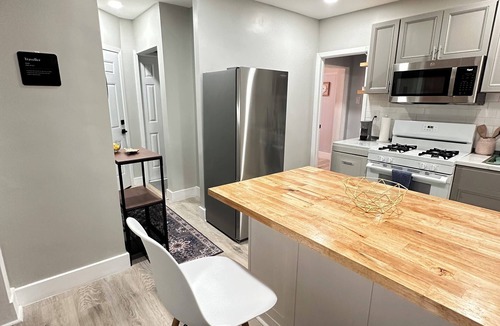 Constable Hook Apartment | Modern Comfy 2 Bedroom Apartment