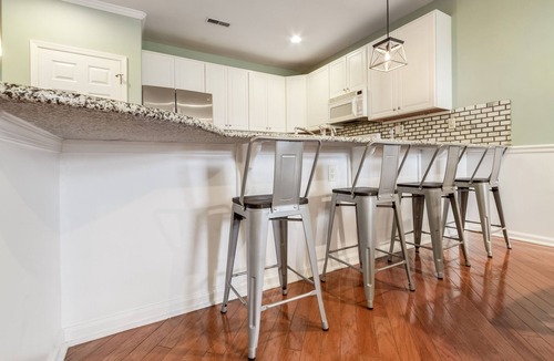 Lewes Condo | Modern Condo Under 15 Minutes to Lewes Beach With Pool & Pool Table