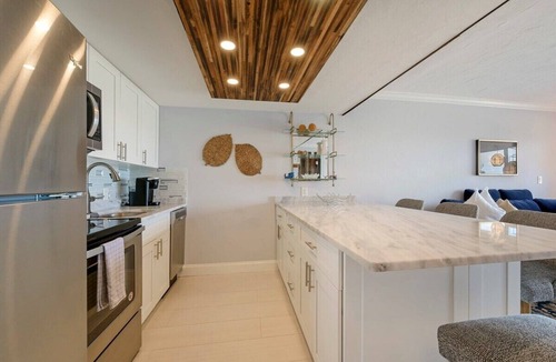 Vanderbilt Beach Condo | Modern Condo With Pool Steps From Vanderbilt Beach