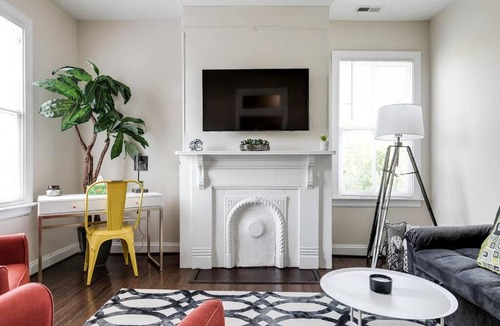 Church Hill Apartment | Modern, Convenient Gem: Urban Retreat 'n Richmond