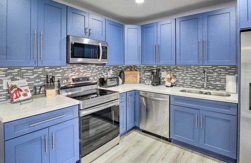 Coral Springs House | Modern Coral Springs Home w/ Private Backyard