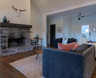 Hiawassee House | Modern Cottage on Lake Chatuge