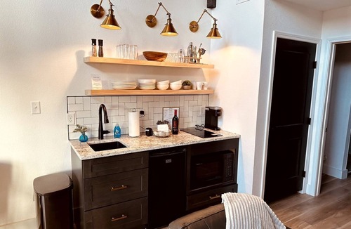 Sevierville Cottage | Modern Cottage with Fire Pit in Sevierville, Tennessee