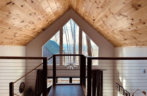 Sevierville Cottage | Modern Cottage with Fire Pit in Sevierville, Tennessee