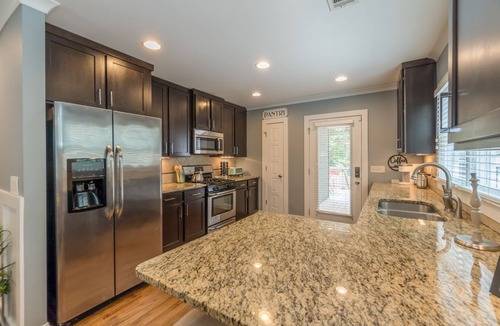 East Atlanta House | Modern Cozy Bungalow in East Atlanta Village