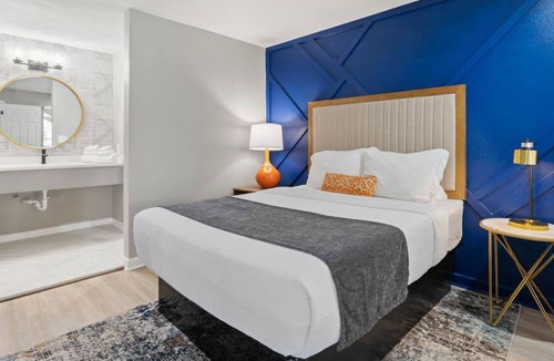 Garden Hills Condo | Modern & Cozy Centrally located Condo