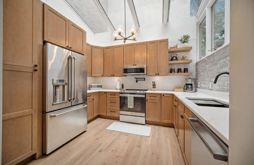 Center City House | Modern & Cozy Luxury Downtown Oasis