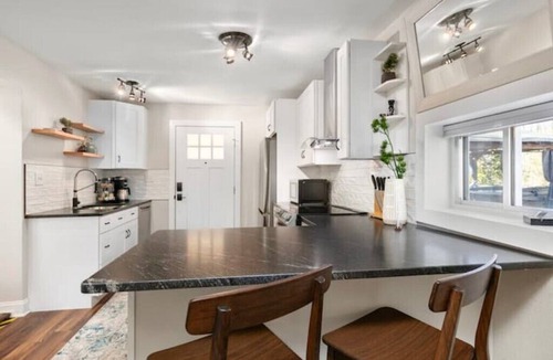 Fletcher Apartment | Modern & Cozy, Minutes to Airport & WNC Ag Center