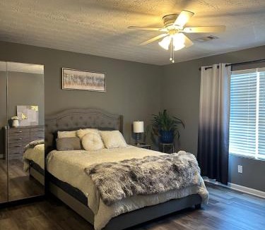 Downtown Decatur House | Modern Cozy Retreat Close to Downtown & Midtown