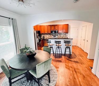 Sylvan Hills Villa | Modern Downtown ATL Retreat