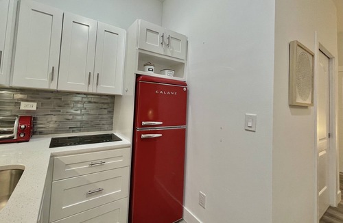 Sunrise Lakes Apartment | Modern efficiency ~ Close to Disney