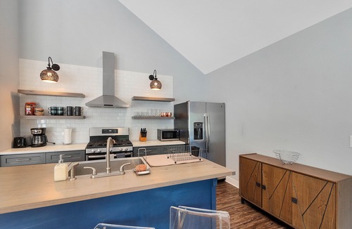 Whiteside House | Modern Escape At The Cove