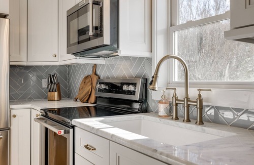 Monroe House | Modern Farm House At The Monroe Executive Airport!