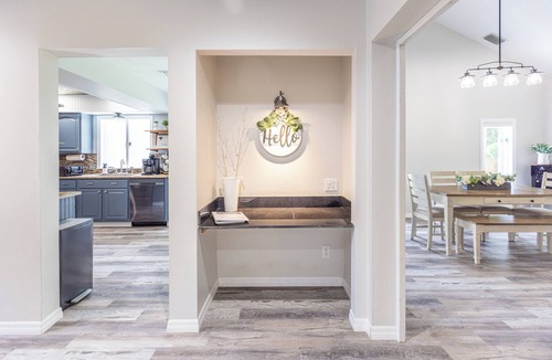 Jupiter Farms House | Modern Farmhouse 4BR w/Fenced Huge Yard/Family and Dog Friendly/15 min to Beach