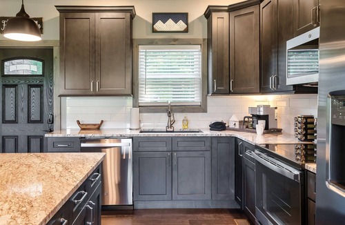 Wears Valley Cabin | Modern Five Star Stay | Serene Mtn Views | Hot Tub