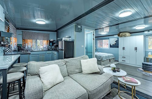 True Cabin | Modern Foldable Container Home with Mountain Views near Pipestem Resort, West Virginia