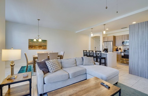 Majestic Palms Condo | Modern Fort Myers Condo Rental ~ 5 Mi to Beach!