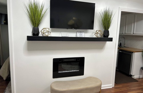 Fayetteville Apartment | Modern, fully equipped queen bed guest unit. 2 guests max.