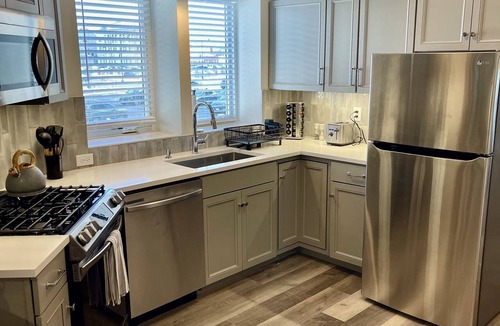 Trenton Apartment | Modern Fully Renovated Suite in Downtown Trenton