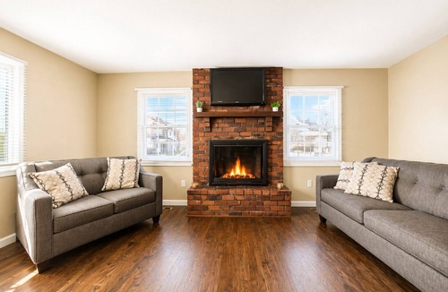 Willingboro House | Modern Furnished Retreat Near Philly & Hospitals