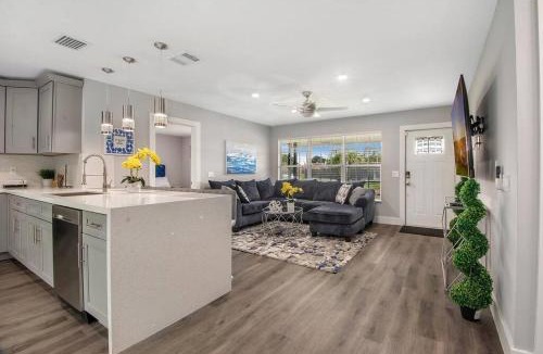 Riviera Beach House | Modern getaway near the beach with room for a boat