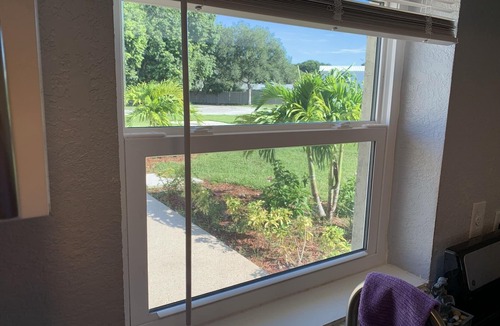Vero Beach South House | Modern Guest House on Private Acre in the heart of the city