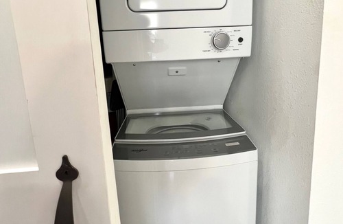 Winter Springs Apartment | Modern Guest Studio 15 mins from SFB Airport