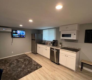 Lake Panasoffkee Apartment | Modern Guesthouse with everything you may need!