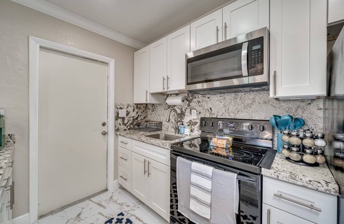 Central Fort Lauderdale Apartment | Modern home 10 minutes from Ft. Lauderdale beach!