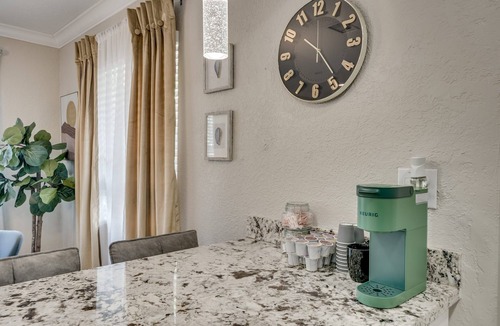 Central Fort Lauderdale Apartment | Modern home 10 minutes from Ft. Lauderdale beach!