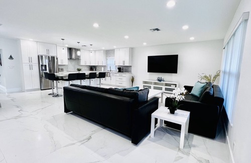 Dania Beach House | Modern Home - 5 Minutes from the Beach and FLL Airport
