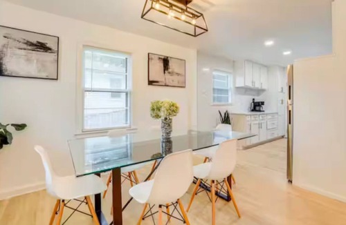 North Decatur House | Modern Home Near Emory Decatur. Lennox mall . Atlanta