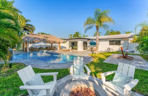 Coral Ridge Isles House | Modern Home w Private Suite Pool & Tiki Hut