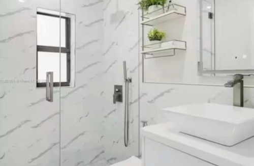 Flagami House | Modern House in Coral Gables