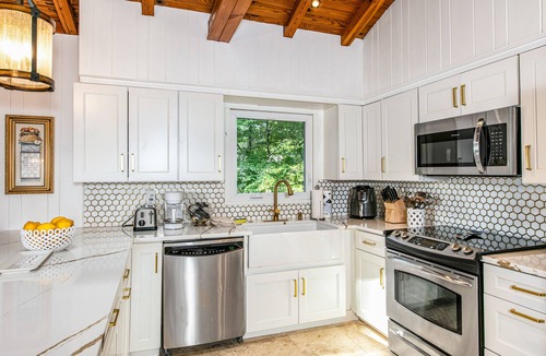 Flat Rock House | Modern lake-front home, dog-friendly, dock, hot tub, deck, pool, tennis, wifi