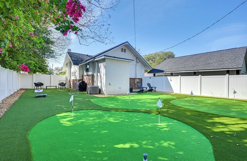 Lakeland House | Modern Lakeland Golf Retreat w/Putting Green