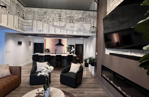 Parker Street Apartment | Modern Loft in Downtown Lakeland