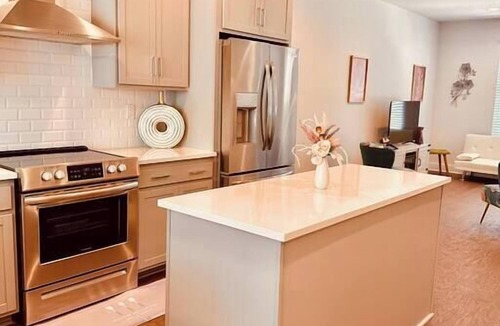 Charlotte House | Modern LoSo Retreat|Walk to Breweries & Light Rail
