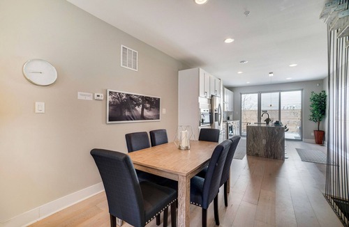 Newbold House | MODERN LUX Townhome w/Roof Deck + Crib & High Chair